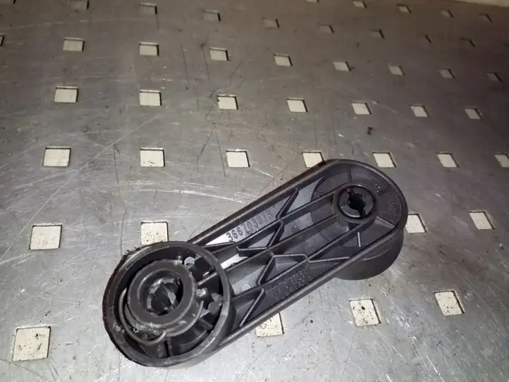 Opel Astra J (2009 - 2012) 366703013 Ручка стеклоподъемника — фото 3