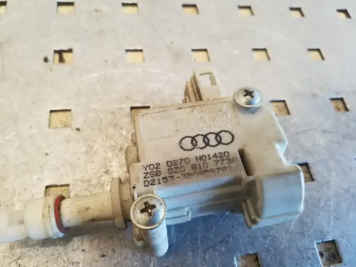 Audi (1999 - 2007) 3B0959782 Замок крышки топливного бака — фото 2