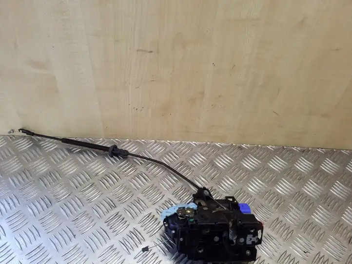 Skoda Octavia Mk2 (1Z) (2004 - 2013)  7L0839015 Замок задней двери