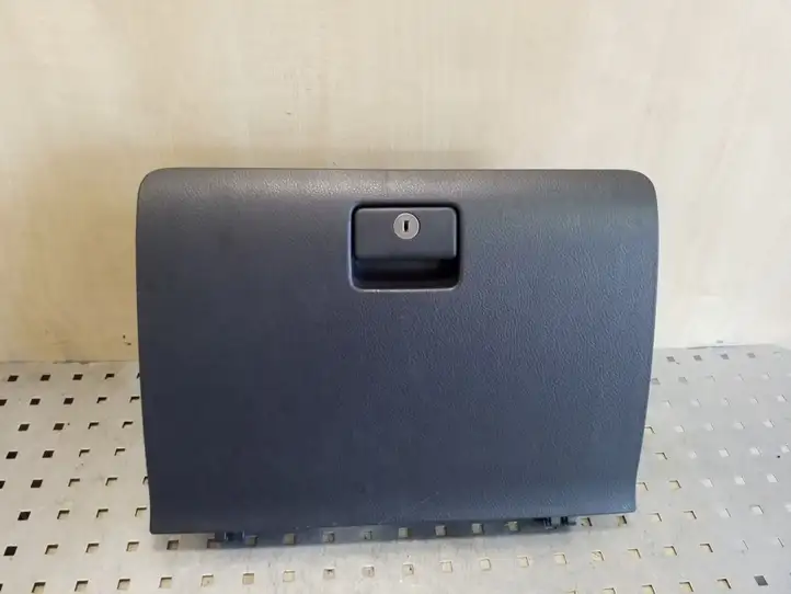 Toyota Corolla Verso AR10 (2004 - 2009) 555510F010 Бардачок в сборе — фото 1