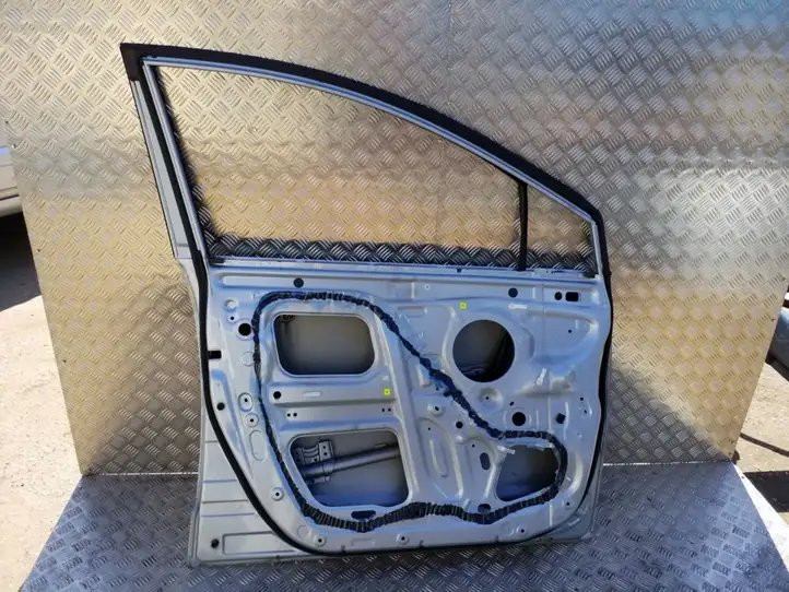 Toyota Corolla Verso AR10 (2004 - 2009) Дверь — фото 3