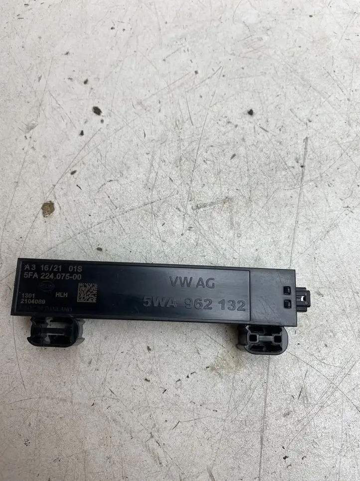 Volkswagen ID.3 (2019 - ) 5WA962132 Антенна бесключевого доступа — фото 1