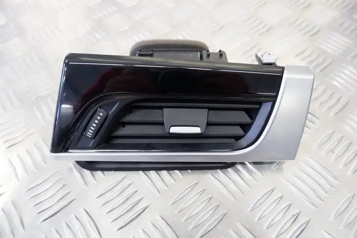 BMW X1 F48 F49 (2015 - 2022) 9292740 Боковой воздушный дефлектор — фото 1