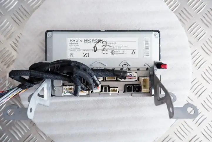 Toyota C-HR (2016 - 2022)  86140F4030 Экран/ дисплей / маленький экран