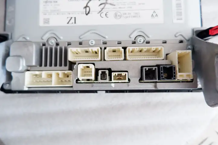 Toyota C-HR (2016 - 2022)  86140F4030 Экран/ дисплей / маленький экран