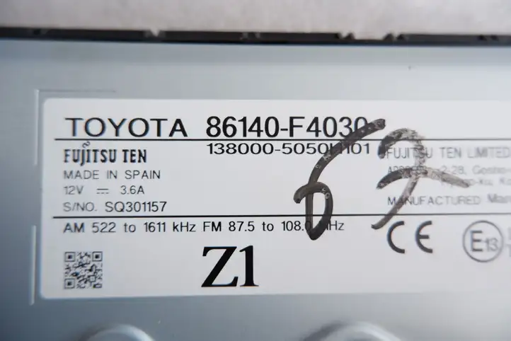 Toyota C-HR (2016 - 2022)  86140F4030 Экран/ дисплей / маленький экран