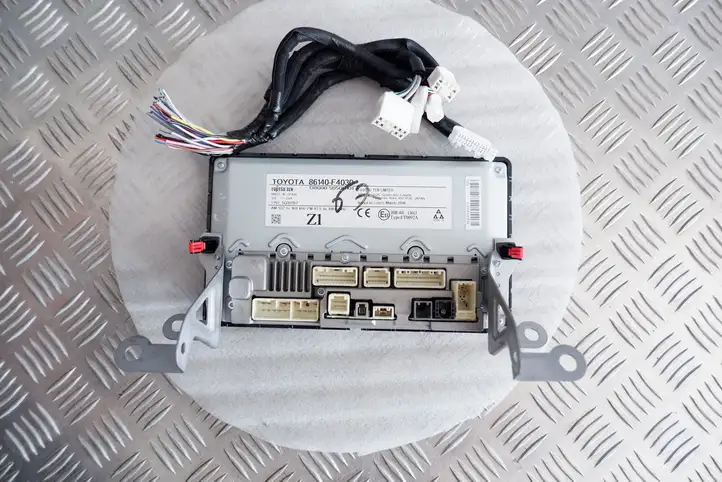 Toyota C-HR (2016 - 2022)  86140F4030 Экран/ дисплей / маленький экран