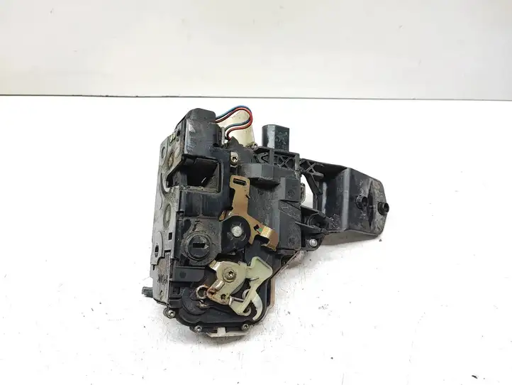 Volkswagen PASSAT B5.5 (2001 - 2005) 3B0837868 Замок задней двери — фото 3