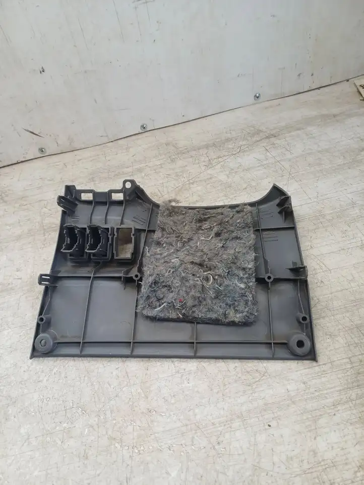 Toyota Avensis Verso (1995 - 2001) 554344020 Нижняя отделка панели приборов — фото 5