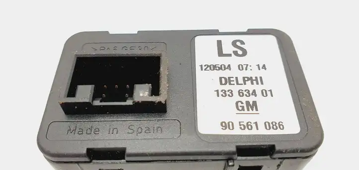 Opel Zafira B (2003 - 2006) 13363401 Блок кнопок стеклоподъемников — фото 4