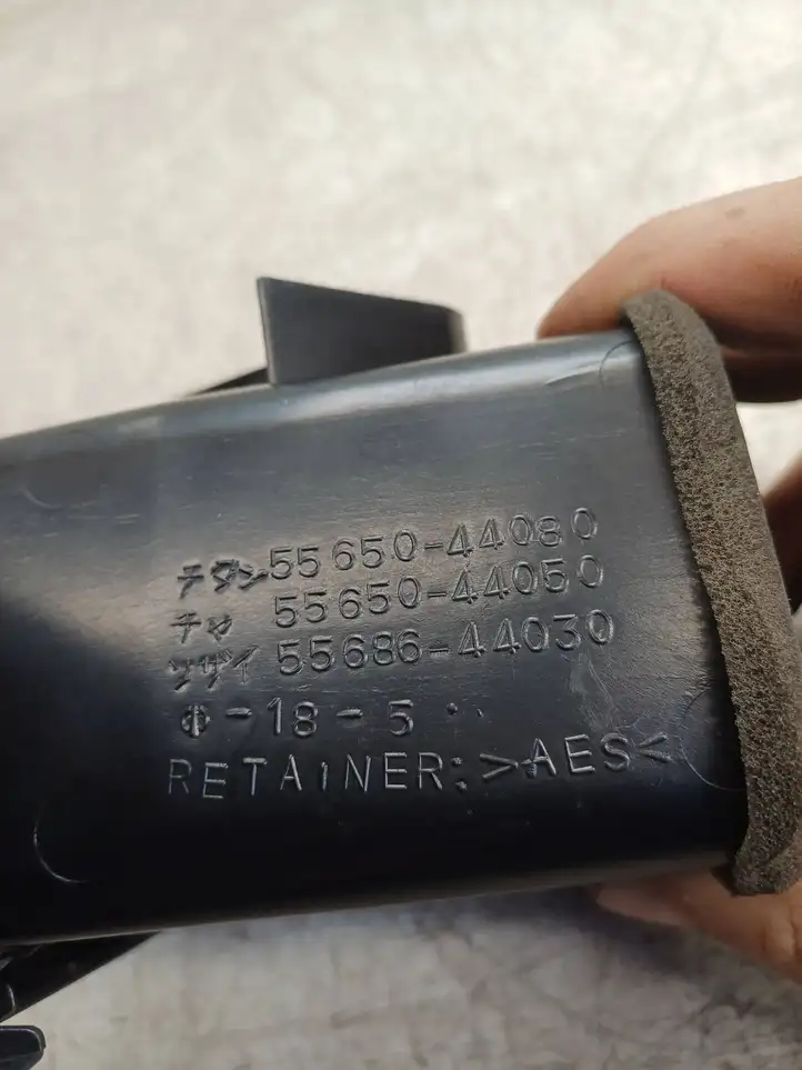 Toyota Avensis Verso (1995 - 2001) 5565044050 Боковой воздушный дефлектор — фото 6