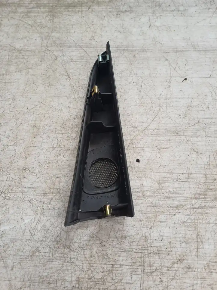 Toyota Avensis Verso (1995 - 2001) 6749244040 Накладка бокового динамика — фото 2