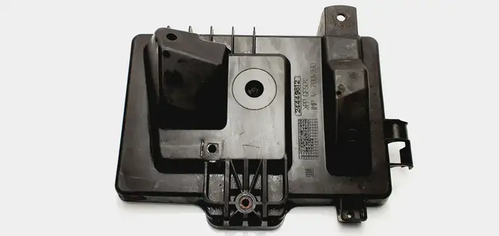 Opel Zafira B (2003 - 2006) 24449812 Площадка аккумулятора — фото 2