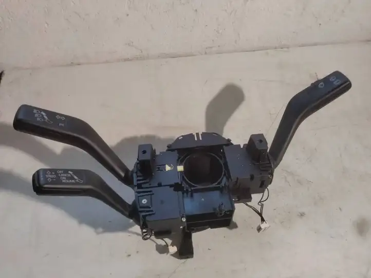 Volkswagen PASSAT B6 (2005 - 2010)  3C5953513R Ручка стеклоочистителей