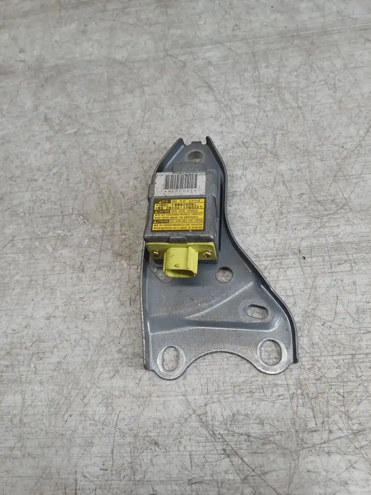 Toyota Avensis Verso (1995 - 2001) 8983044010 Датчик удара SRS — фото 3