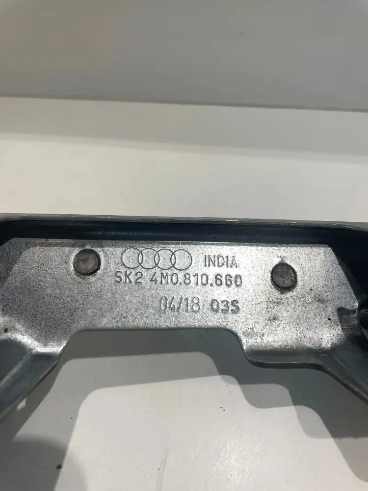 Audi A4 S4 B9 8W (2019 - ) 4M0810660 Потолочная ручка передняя — фото 3