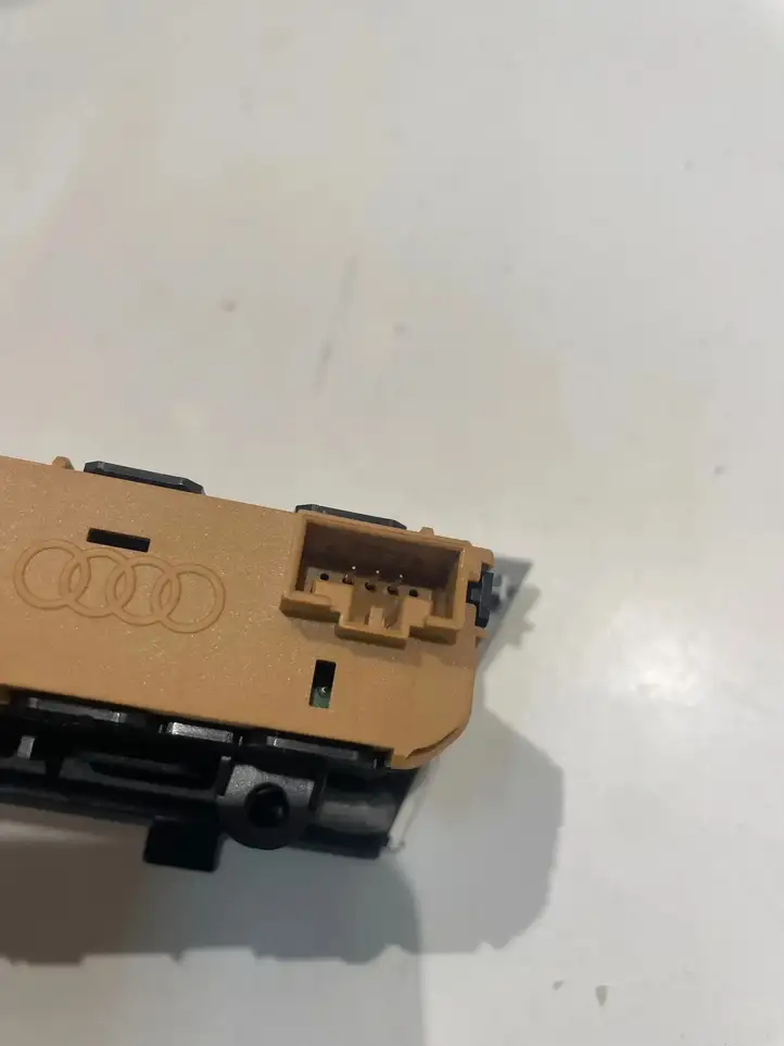 Audi A4 S4 B9 8W (2019 - ) 4M0925301L Другие включатели / ручки/ переключатели — фото 4