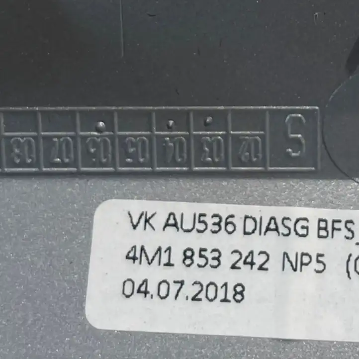 Audi A4 S4 B9 8W (2019 - ) 4M1853242 Декоративная планка — фото 2