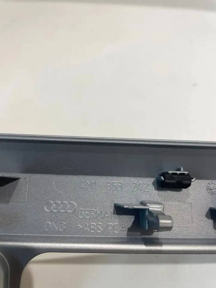 Audi A4 S4 B9 8W (2019 - ) 4M1853242 Декоративная планка — фото 3