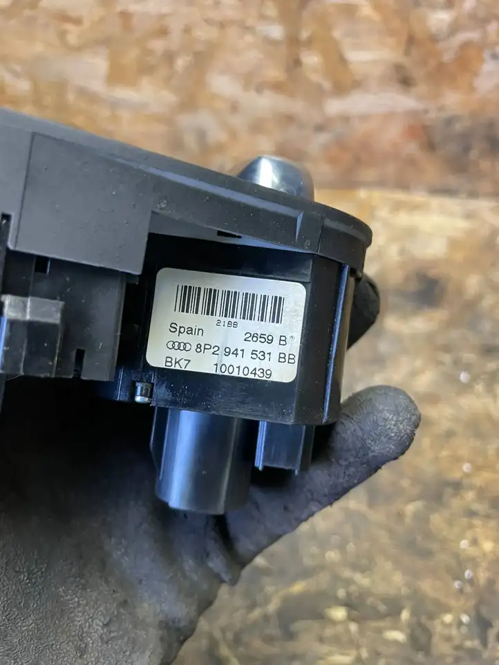 Audi A3/S3 8P (2008 - 2013) 8P2941531BB Включатель фонарей — фото 2