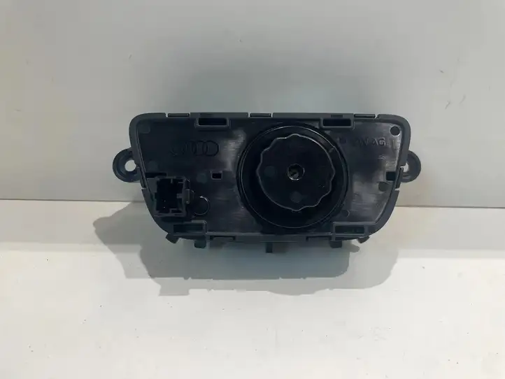 Audi A4 S4 B9 8W (2019 - ) 4M0941531AJ Включатель фонарей — фото 2