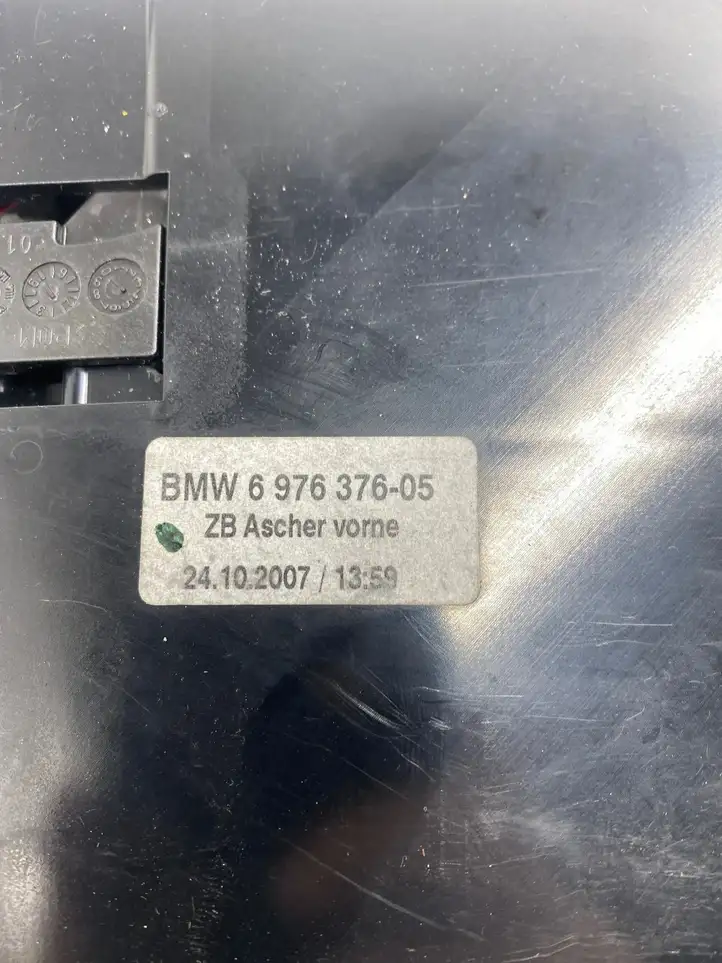 BMW 5 E60 E61 (2004 - 2010) 6976376 Передняя пепельница — фото 3