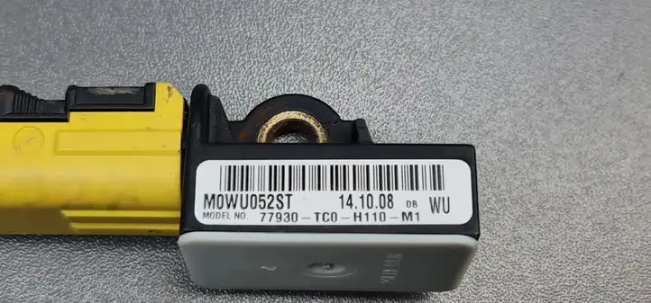 Honda Accord (2008 - 2016) 77930TC0H110M1 Датчик удара SRS — фото 3