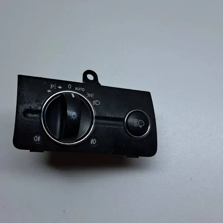 Mercedes-Benz E W211 (2002 - 2009) 2115450104 Включатель фонарей — фото 1