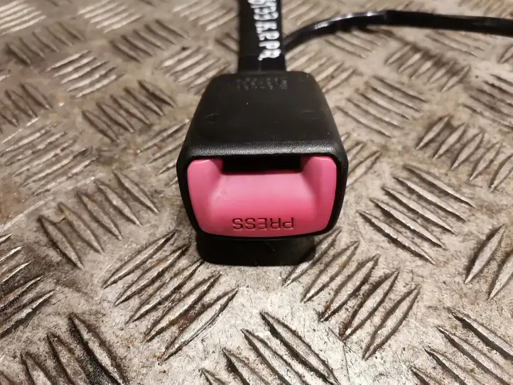 Subaru Legacy (2003 - 2009) Замок переднего ремня — фото 3