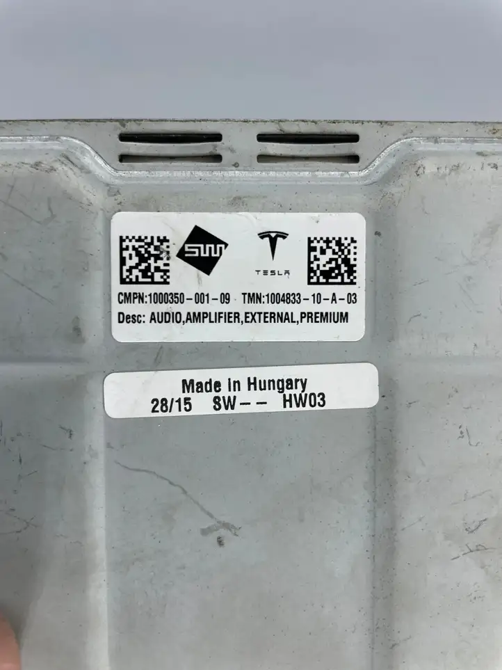 Tesla Model S (2012 - 2016) 100483310A Усилитель звука — фото 3