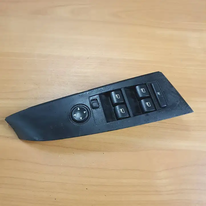 BMW 5 E60 E61 (2004 - 2010) 6951904 Кнопка стеклоподъемников — фото 1