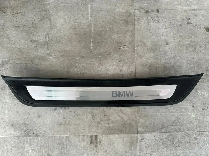 BMW 5 G30 G31 (2016 - ) 7381330 Внутренняя отделка заднего порога — фото 2
