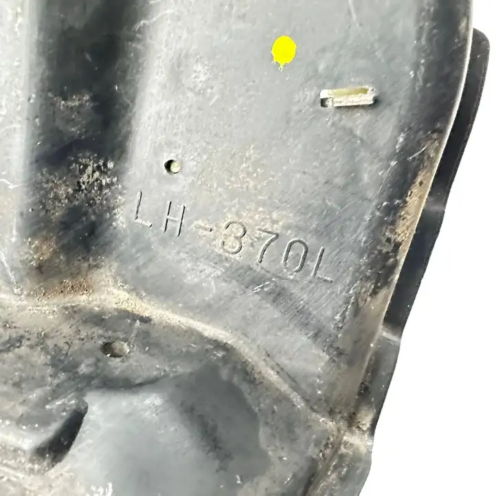 Toyota Avensis Verso (2001 - 2004) LH870L Замок задней двери — фото 5