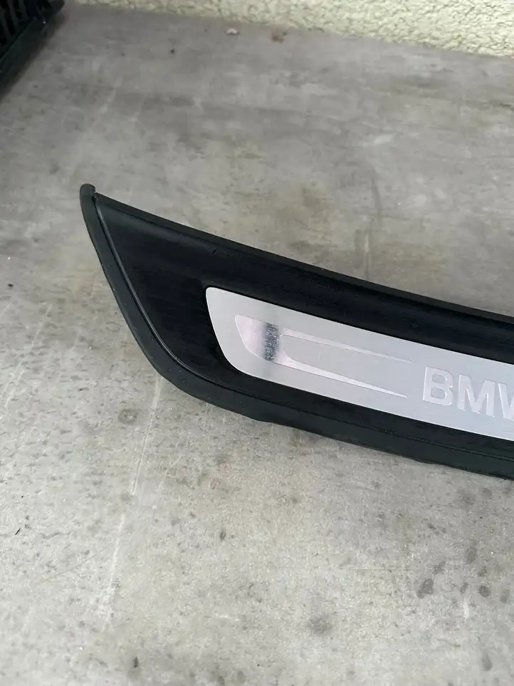 BMW 5 G30 G31 (2016 - ) 7381329 Внутренняя отделка заднего порога — фото 5