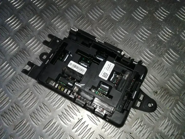 BMW X5 F15 (2013 - 2017) 9316569 Блок предохранителей — фото 1