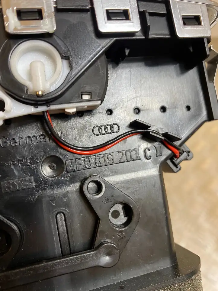 Audi A6 Allroad C6 (2006 - 2008) 4F0819203C Центральный воздушный дефлектор — фото 5
