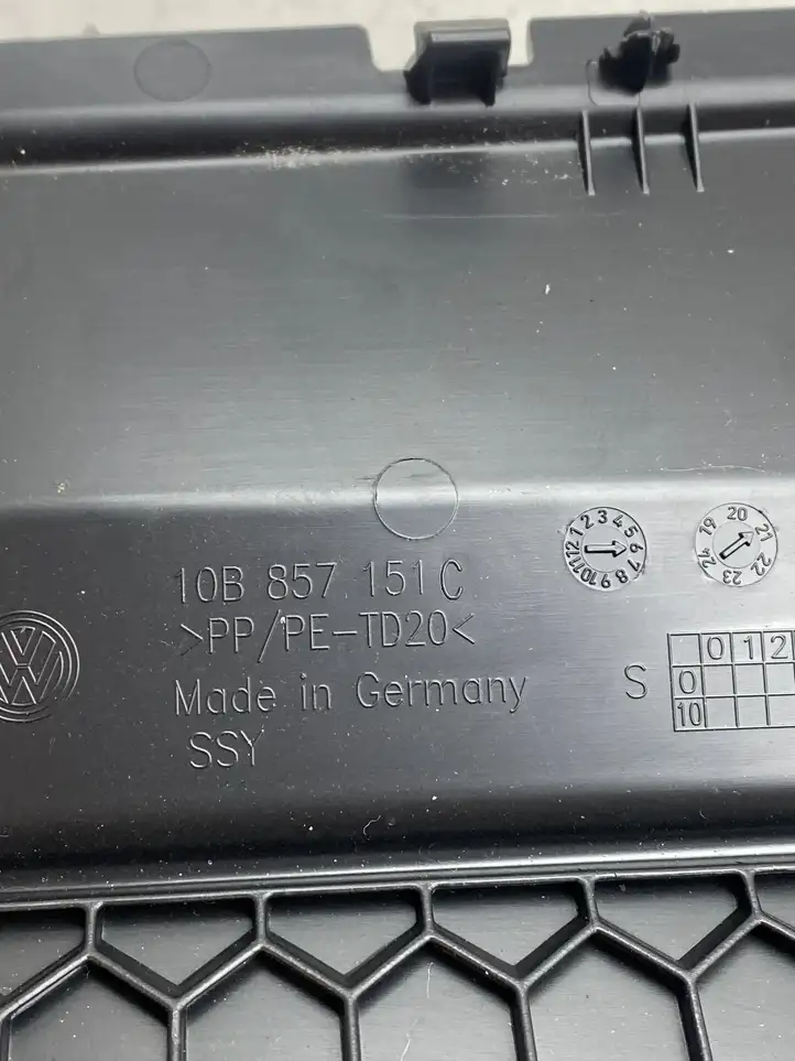 Volkswagen ID.3 (2019 - ) 10B857151C Крышка бардачка — фото 3