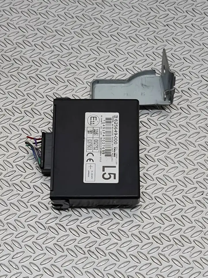 Toyota Aygo AB40 (2012 - 2014) 625649000 Блок иммобилайзера — фото 2