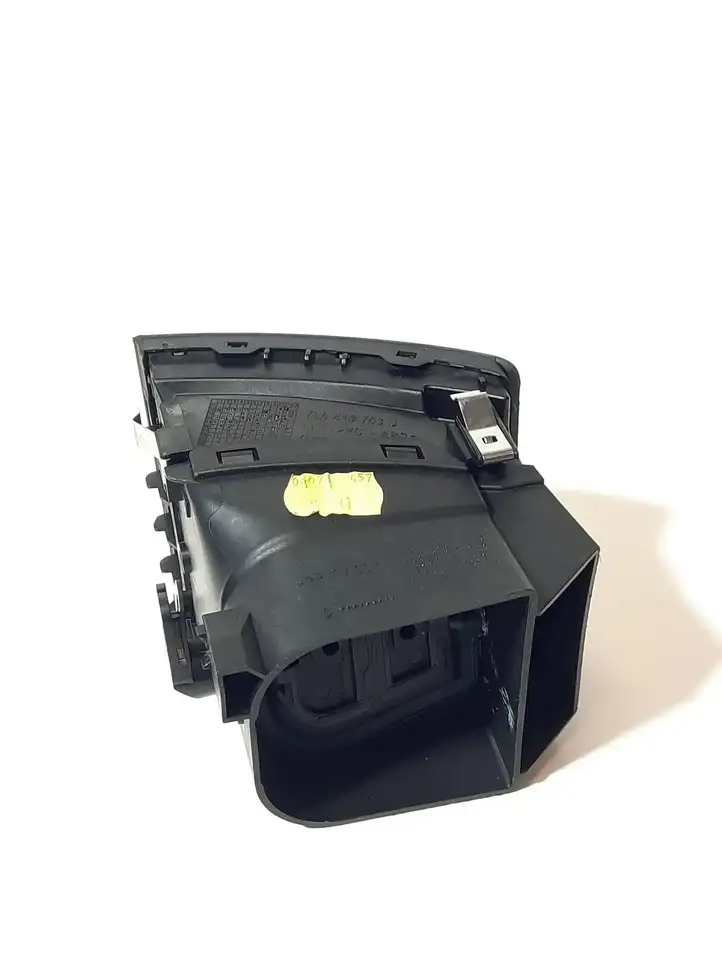 Volkswagen Touareg I (2002 - 2010) 7L6819703L Боковой воздушный дефлектор — фото 4
