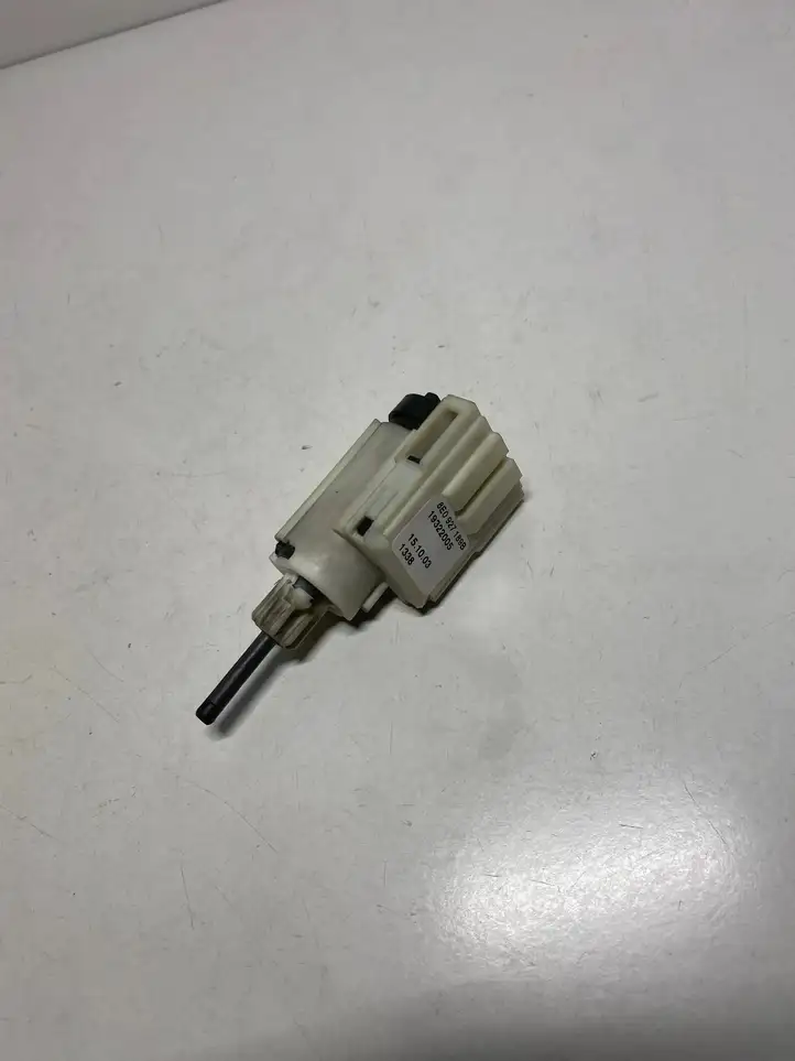 Audi A4 (2000 - 2006)  8E0927189B Датчик тормозной педали