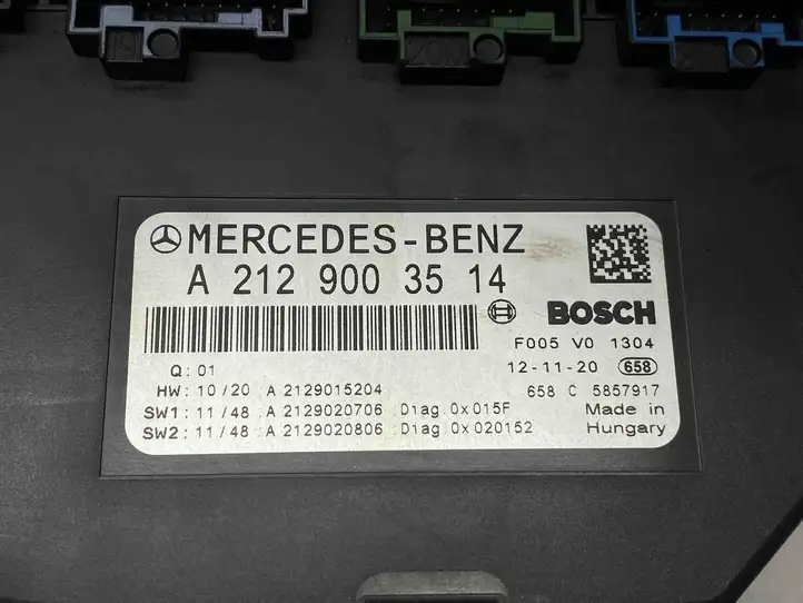 Mercedes-Benz C W204 (2007 - 2014) A2129003514 Блок монтирования реле — фото 2
