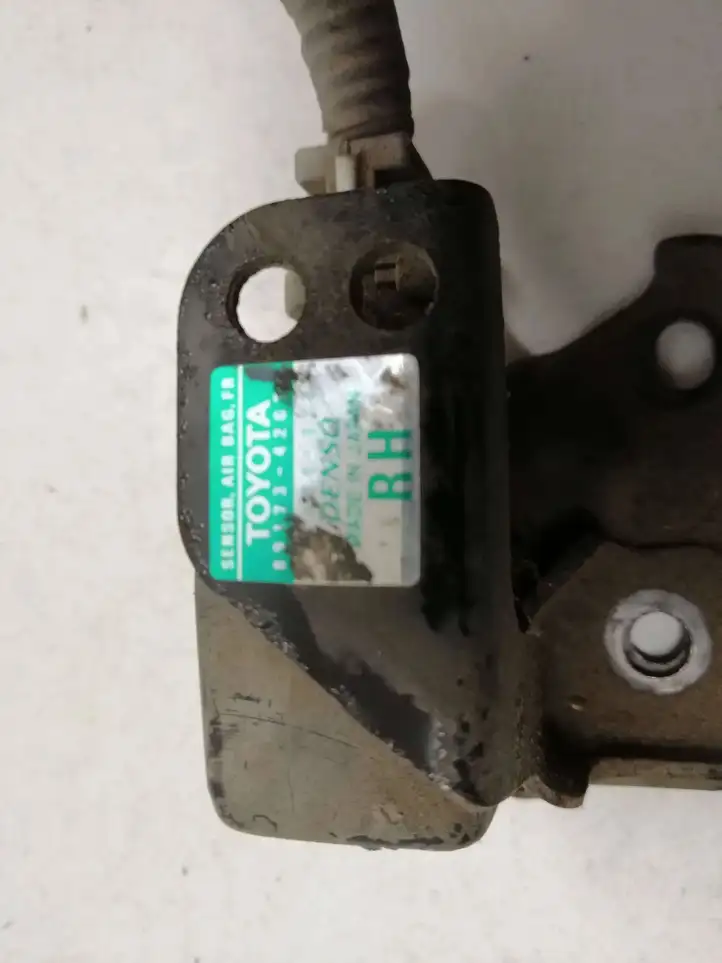 Toyota RAV 4 (XA20) (2000 - 2005) 8917342030 Датчик удара SRS — фото 3