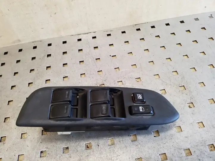Toyota RAV 4 (XA20) (2000 - 2005) Кнопка стеклоподъемников — фото 1