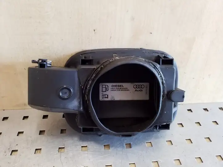 Audi A6 S6 C6 4F (2008 - 2011) 8K0010508R Крышка топливного бака — фото 3