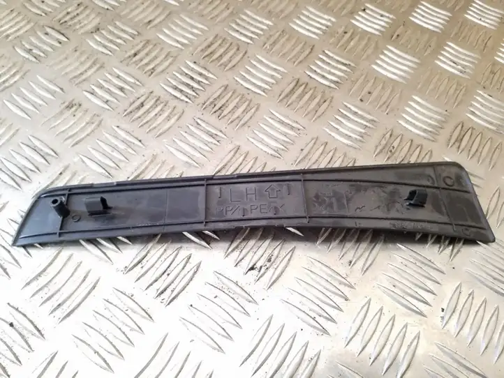 Toyota RAV 4 (XA20) (2000 - 2005) 6791642010 Внутренняя отделка заднего порога — фото 1
