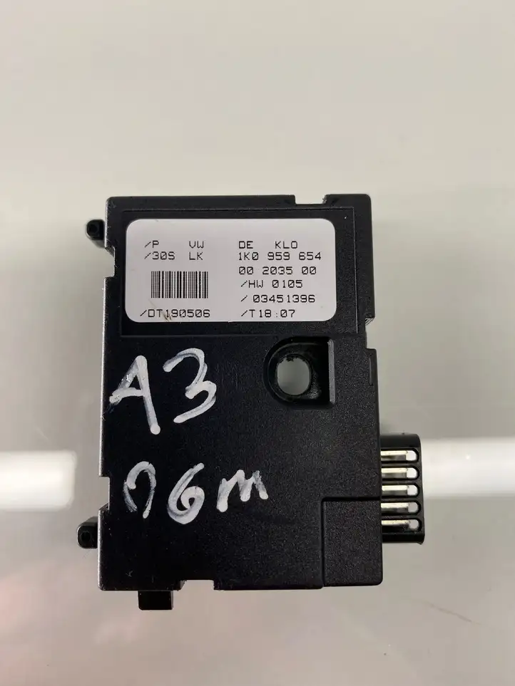 Audi A3/S3 8P (2004 - 2008) 1K0959654 Датчик угла поворота руля — фото 3