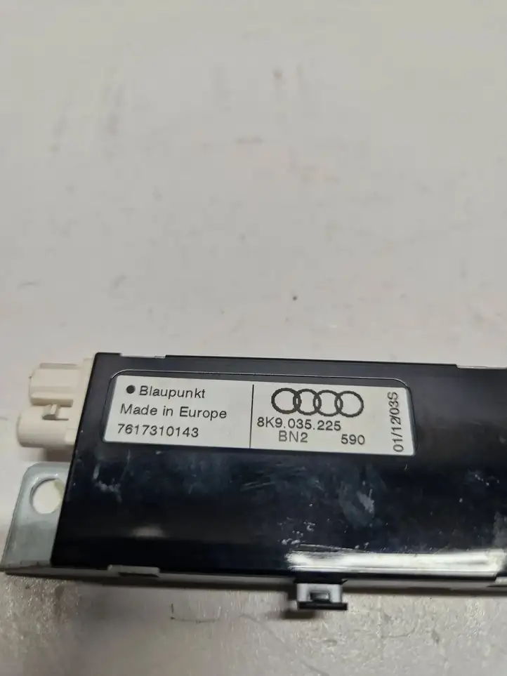 Audi A4 S4 B8 8K (2011 - 2015) 8K9035225 Усилитель антенны — фото 6