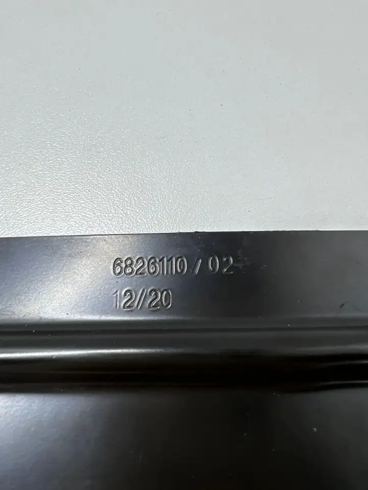 BMW 3 G20 G21 (2019 - ) 6826110 Держатель аккумулятора — фото 4