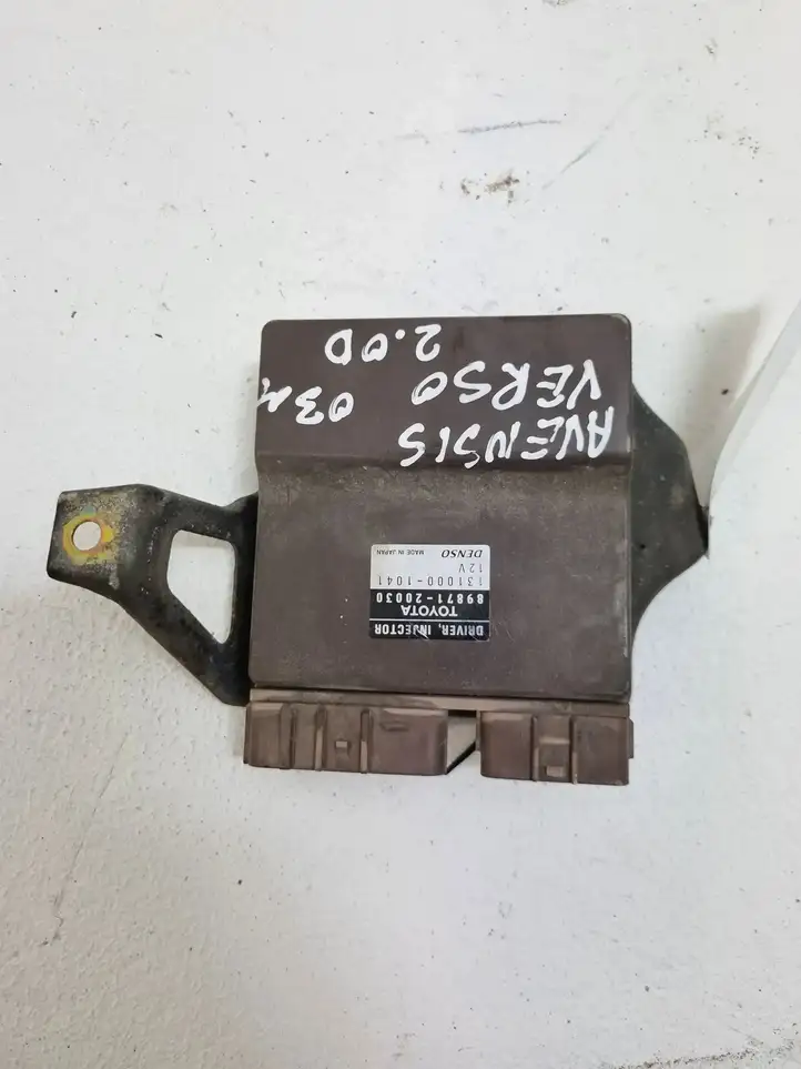 Toyota Avensis Verso (2001 - 2004) 8987120030 Блок управления форсунками — фото 1