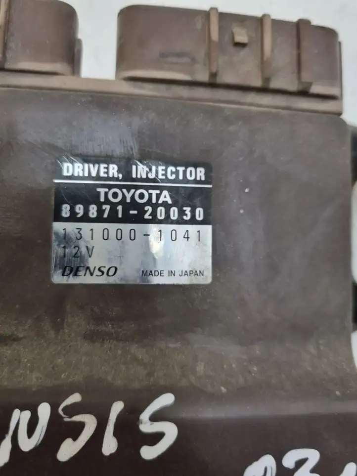 Toyota Avensis Verso (2001 - 2004) 8987120030 Блок управления форсунками — фото 3